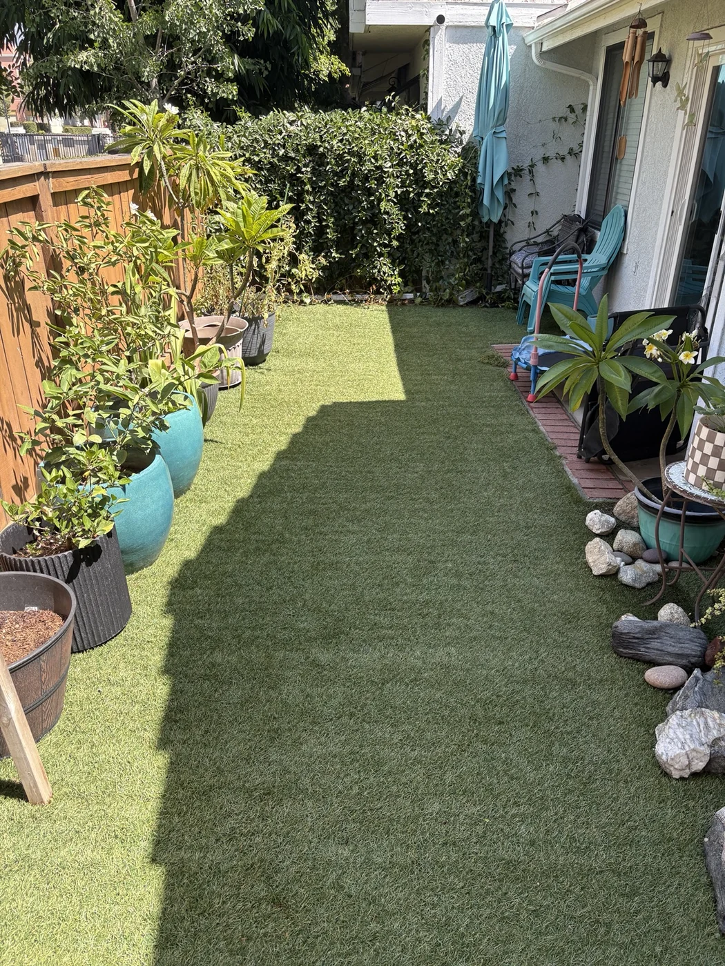 Artificial turf yard after Doggy Duties cleanup